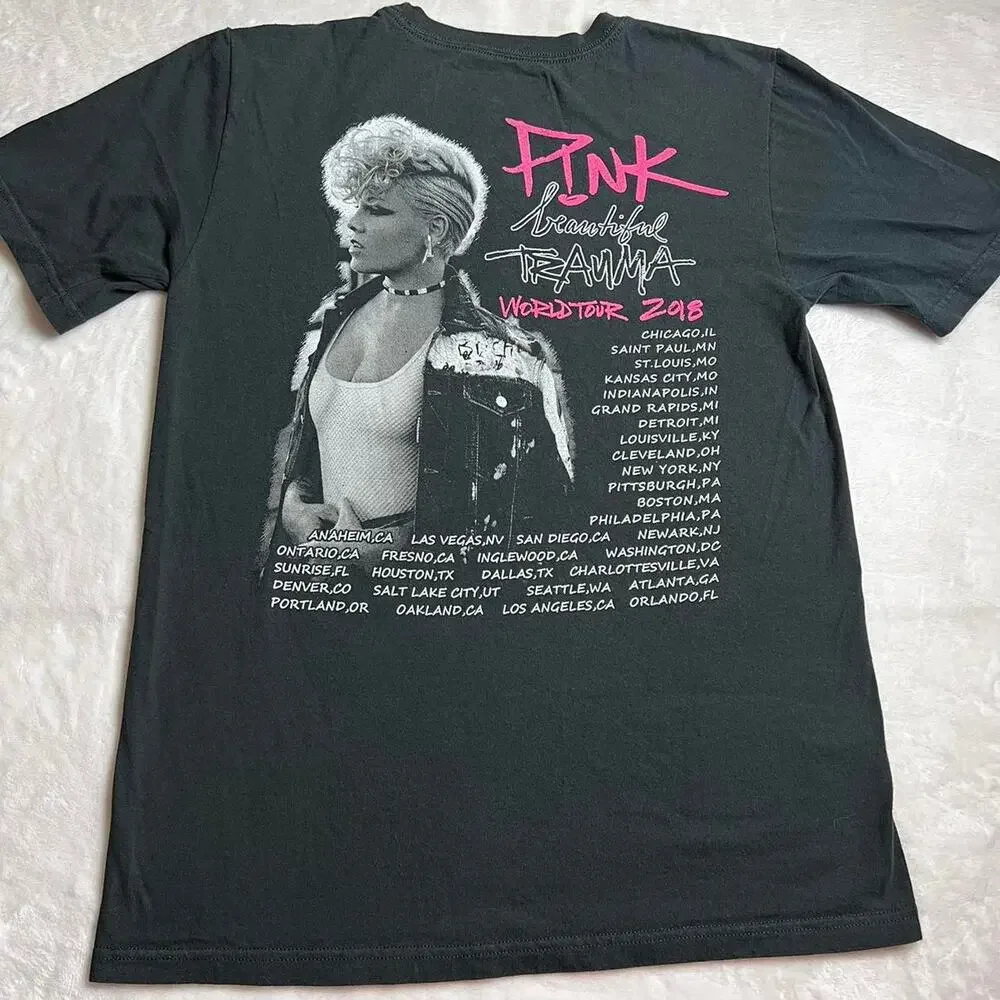 Pink The Beautiful Trauma World Tour 2018 concert T-shirt size small Music Band